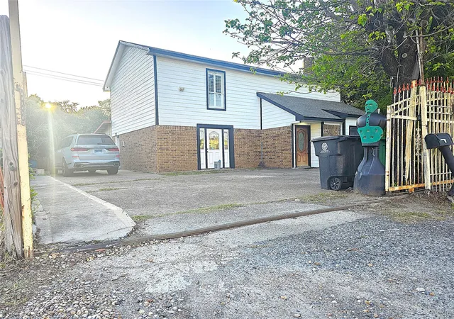 Photo 1 of Single family home for sale at 2131 Campbell Rd, Houston, TX 77080 | MLS# 18255864 | Listing updated on 2026-08-03