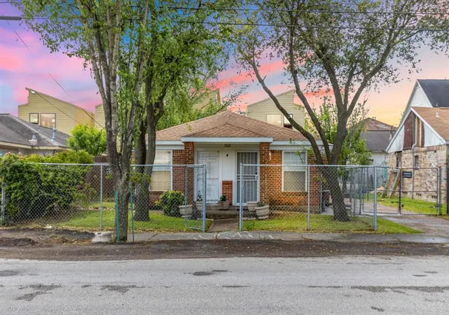 1st image of 5022 Stimson St, Houston, TX 77023 | MLS# 85541132