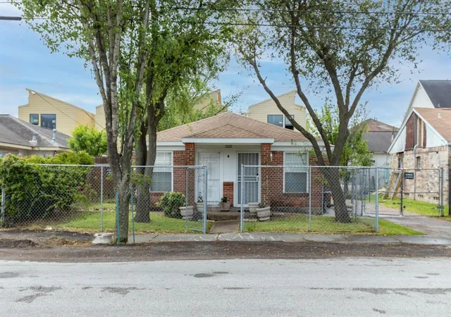 25th image of 5022 Stimson St, Houston, TX 77023 | MLS# 85541132