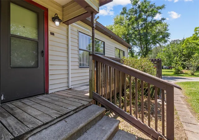4th image of 2813 Avenue H, Dickinson, TX 77539 | MLS# 53567713
