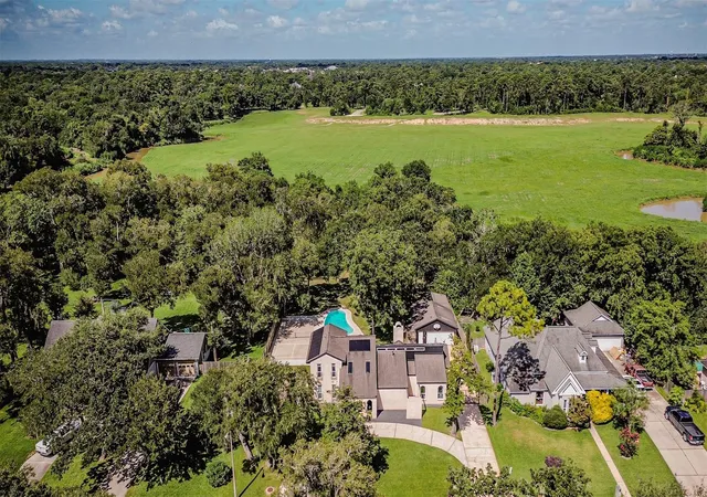 Photo 3 of Sale Pending at 15526 Wandering Trl, Friendswood, TX 77546 | MLS# 84917159 | Listing updated on 2026-08-31
