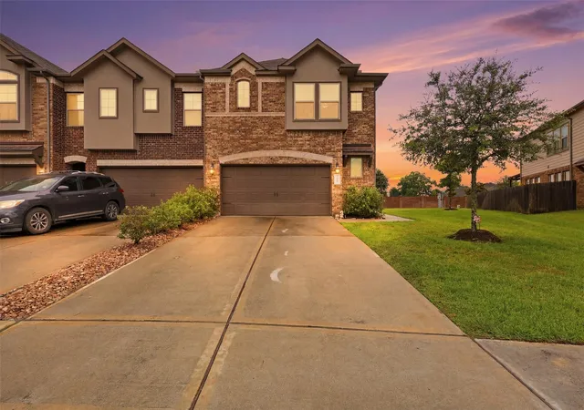 Homes for sale in Pearland, TX | 3725 Lancer Cir, Pearland, TX 77581 | MLS# 61913228