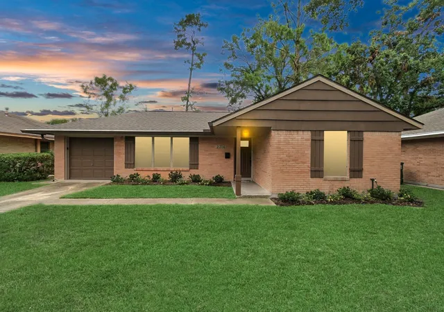 Photo 1 of Single family home for sale at 2314 Lamonte Ln, Houston, TX 77018 | MLS# 52295898 | Listing updated on 2026-09-18