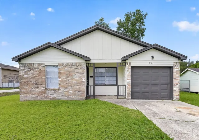 Homes for sale in Texas City, TX | 2301 7th Ave N, Texas City, TX 77590 | MLS# 31609434