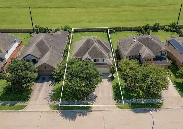 Photo 2 of Single family home for sale at 17115 Verde Park Ln, Cypress, TX 77433 | MLS# 22689822 | Listing updated on 2026-08-24