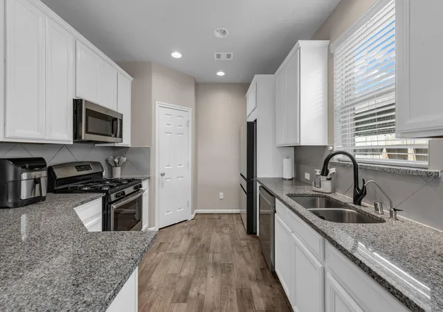 Photo 3 of Single family home for sale at 17115 Verde Park Ln, Cypress, TX 77433 | MLS# 22689822 | Listing updated on 2026-08-24