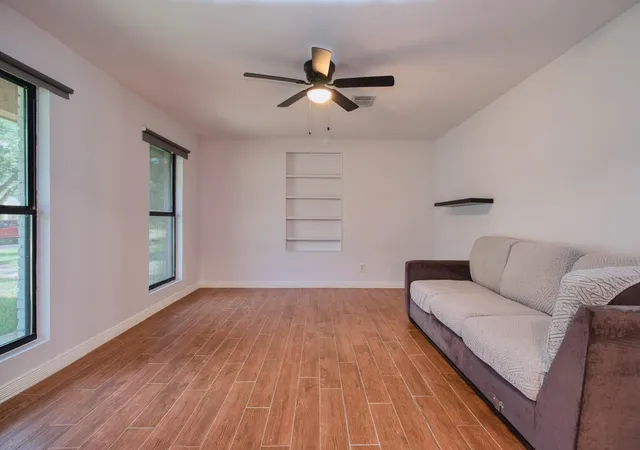 Photo 4 of Single family home for sale at 1619 Sweet Grass Trl, Houston, TX 77090 | MLS# 37426675 | Listing updated on 2026-09-19