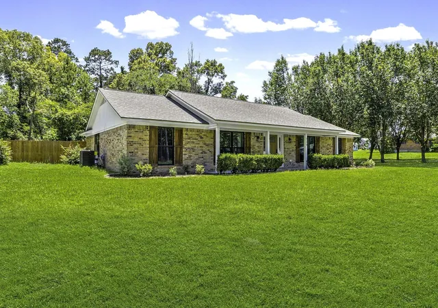 3rd image of 735 Laurelia Loop, Corrigan, TX 75939 | MLS# 73366667