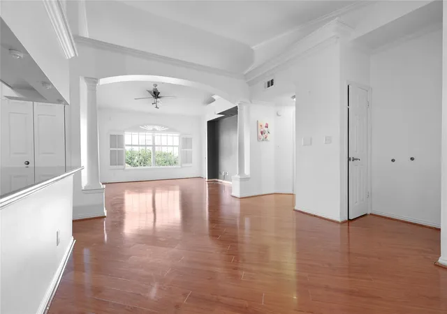 4th image of 2111 Welch St St, Houston, TX 77019