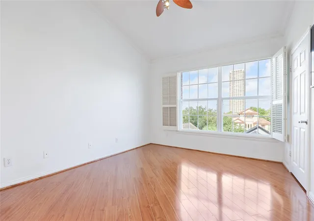 5th image of 2111 Welch St St, Houston, TX 77019