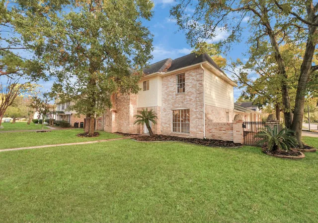 Photo 3 of Single family home for sale at 3919 Fernglade Dr, Houston, TX 77068 | MLS# 2086544 | Listing updated on 2026-08-07