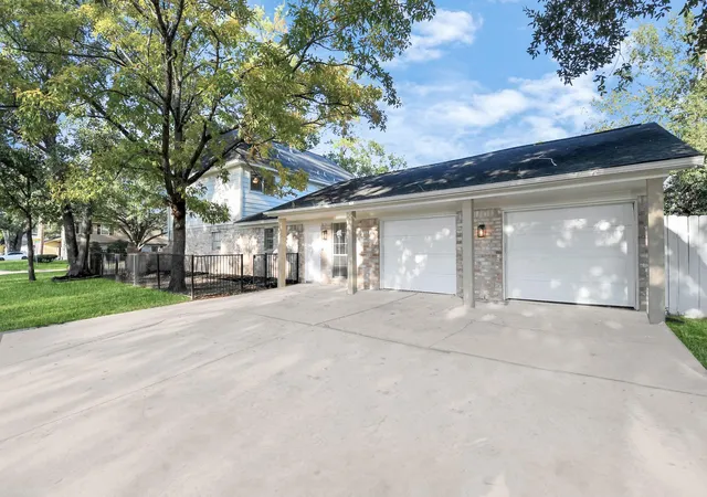 Photo 3 of Single family home for sale at 3919 Fernglade Dr, Houston, TX 77068 | MLS# 2086544 | Listing updated on 2026-08-07
