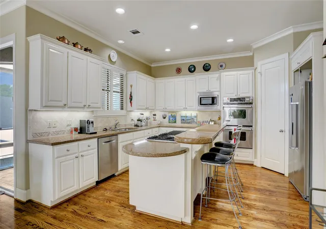 2nd image of 1008 Potomac Dr, Houston, TX 77057 | MLS# 9430047