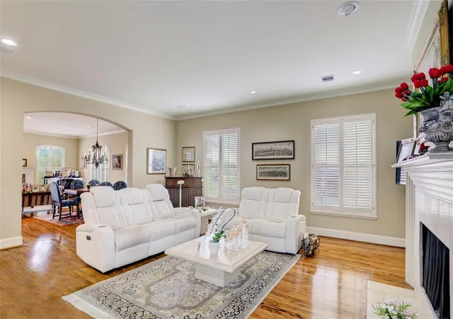 4th image of 1008 Potomac Dr, Houston, TX 77057 | MLS# 9430047