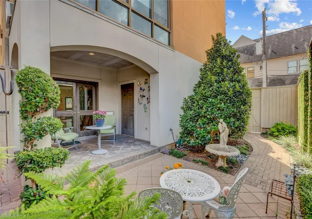 5th image of 1008 Potomac Dr, Houston, TX 77057 | MLS# 9430047