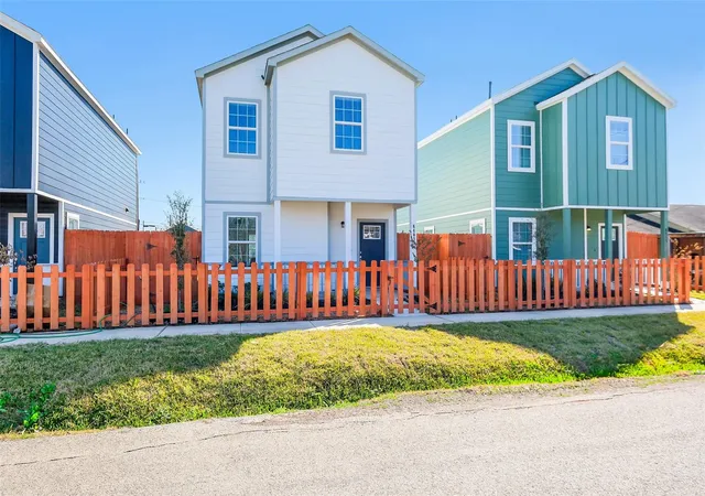 Photo 2 of Single family home for sale at 6411 Paris St, Houston, TX 77021 | MLS# 56237956 | Listing updated on 2026-09-14