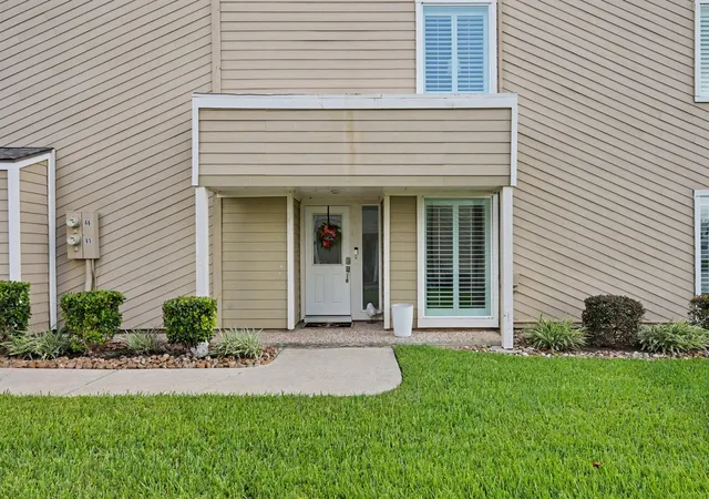 2nd image of 65 April Point Dr S, Montgomery, TX 77356 | MLS# 2060641