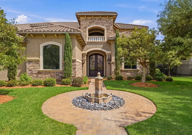 5th image of 19 Miramar Heights Cir, Sugar Land, TX 77479 | MLS# 89788420