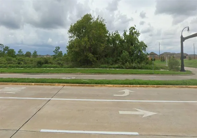 2nd image of Swc Vicksburg Boulevard Lake Olympia Parkway, Missouri City, TX 77459 | MLS# 10107867