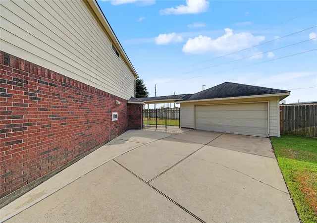 Photo 3 of Single family home for sale at 23602 Shadow Creek Ct, Katy, TX 77494 | MLS# 34522689 | Listing updated on 2026-10-17