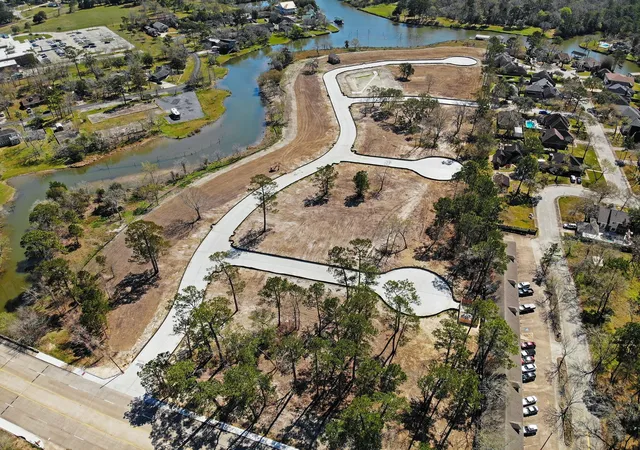 2nd image of 3713 Peacock Isle Dr, Dickinson, TX 77539 | MLS# 28187768