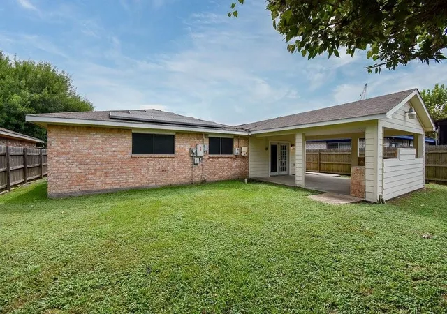 3rd image of 12810 Mill Valley Rd, Houston, TX 77048 | MLS# 10097471