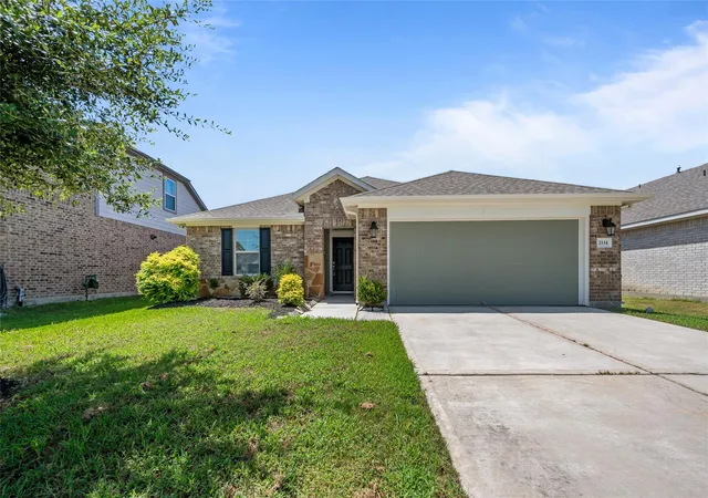 Photo 4 of Single family home for sale at 2114 Boreas, Baytown, TX 77523 | MLS# 11528686 | Listing updated on 2026-07-23