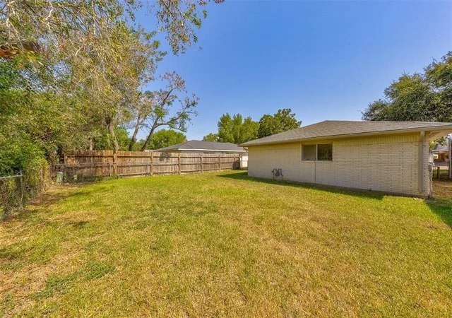 Photo 4 of Single family home for sale at 12938 S Coast Dr, Houston, TX 77047 | MLS# 44266992 | Listing updated on 2026-05-19