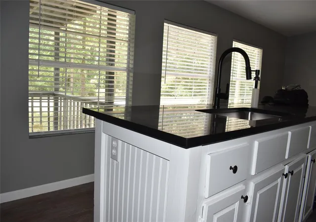 Photo 4 of Single family home for sale at 25 Wood Glen, Trinity, TX 75862 | MLS# 37355683 | Listing updated on 2026-03-30