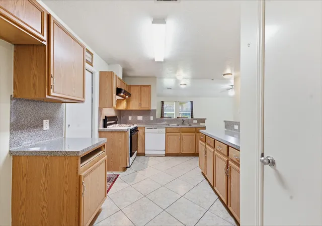 3rd image of 2831 Meiko Dr, Houston, TX 77045 | MLS# 61855221