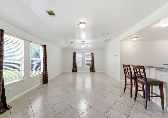 4th image of 2831 Meiko Dr, Houston, TX 77045 | MLS# 61855221
