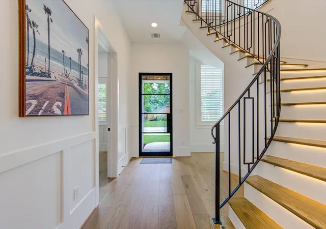 5th image of 1726 Wilde Rock Wy, Houston, TX 77018 | MLS# 90486429