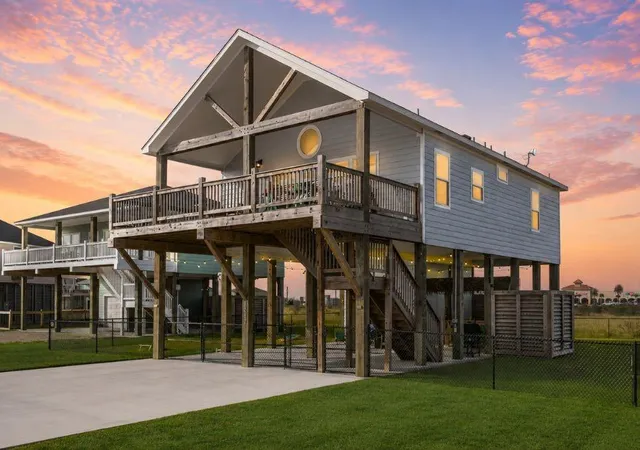 Homes for sale in Crystal Beach, TX | 2285 E Lobster St, Crystal Beach, TX 77650 | MLS# 31285288