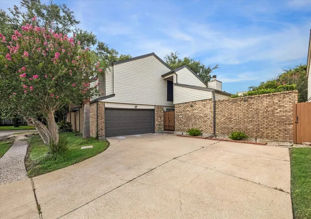 Photo 1 of Single family home for sale at 16607 Sunlight Way, Houston, TX 77058 | MLS# 74257331 | Listing updated on 2026-09-19