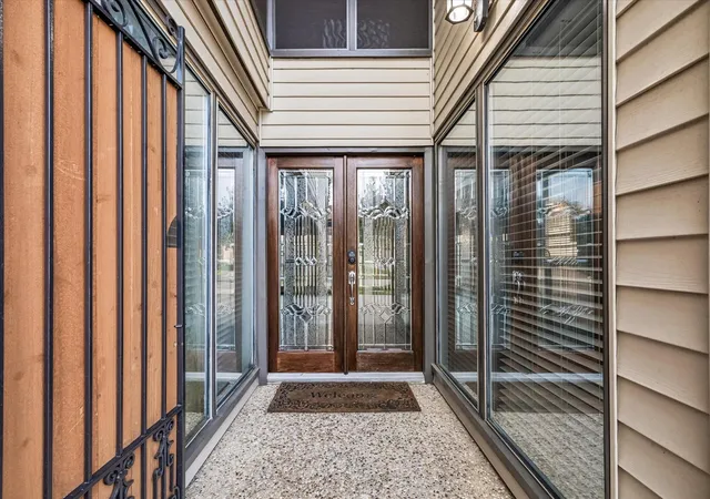 Photo 3 of Single family home for sale at 16607 Sunlight Way, Houston, TX 77058 | MLS# 74257331 | Listing updated on 2026-09-19