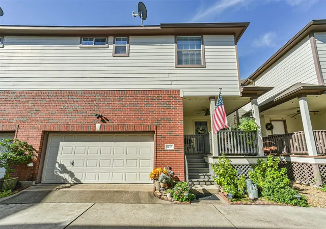 32nd image of 1430 W 24th St, Houston, TX 77008 | MLS# 69698987
