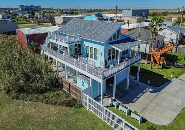 Photo 3 of Single family home for sale at 3709 Rice St, Galveston, TX 77554 | MLS# 91246445 | Listing updated on 2026-08-31