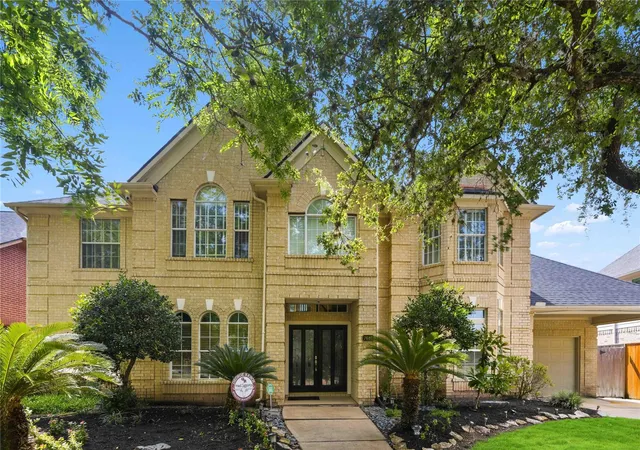 1st image of 7610 Guinevere Dr, Sugar Land, TX 77479 | MLS# 64555570