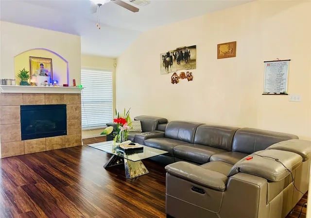 Photo 3 of Single family home for sale at 12431 Heritage Grv Dr, Houston, TX 77066 | MLS# 54212288 | Listing updated on 2026-07-29