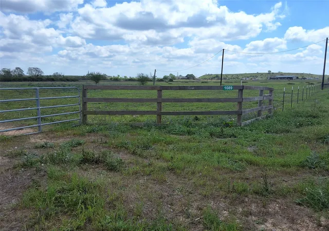 Homes for sale in Alleyton, TX | 1089 Noble Ln, Alleyton, TX 77434 | MLS# 98876000