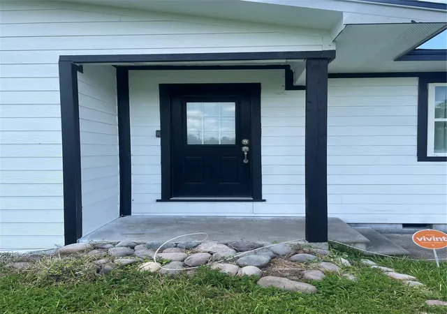 Photo 2 of Sale Pending at 1026 Meneley Rd, Winnie, TX 77665 | MLS# 26138293 | Listing updated on 2026-09-11