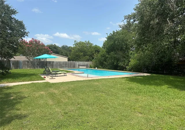 Homes for sale in La Grange, TX | 1188 E Oak St, La Grange, TX 78945 | MLS# 17008816