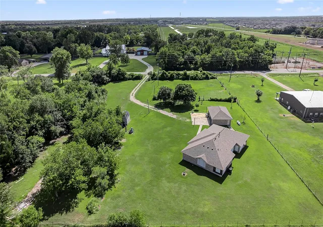 1st image of 329 Gou Hole, Cove, TX 77523 | MLS# 84554100