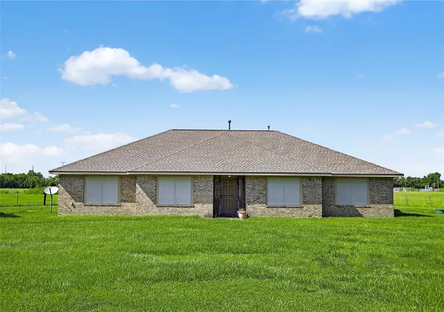 Photo 3 of Single family home for sale at 329 Gou Hole, Cove, TX 77523 | MLS# 84554100 | Listing updated on 2026-08-28