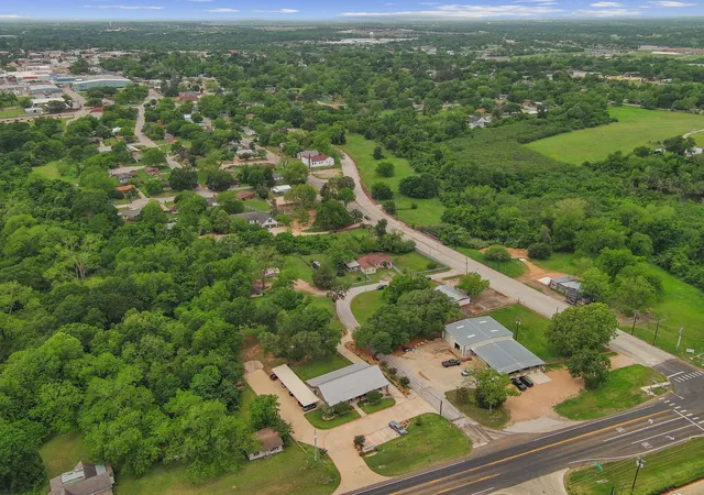 34th image of 202 Sweed St, Brenham, TX 77833 | MLS# 93369016