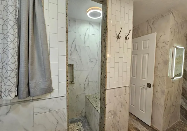 Photo 4 of Condominium at 9009 Richmond Ave #619, Houston, TX 77063 | MLS# 12230455 | | Sold on 2024-12-27