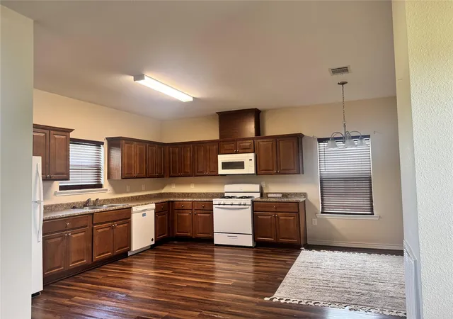 5th image of 1335 Nashville Ave, Port Arthur, TX 77640 | MLS# 38245058