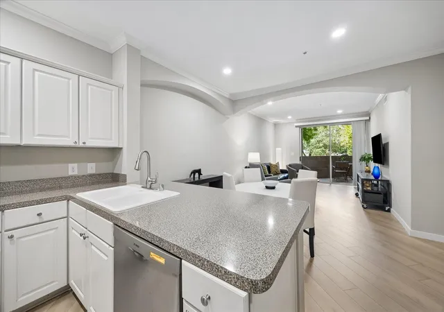 Homes for sale in Houston, TX | 2100 Welch St #C121, Houston, TX 77019 | MLS# 19169387