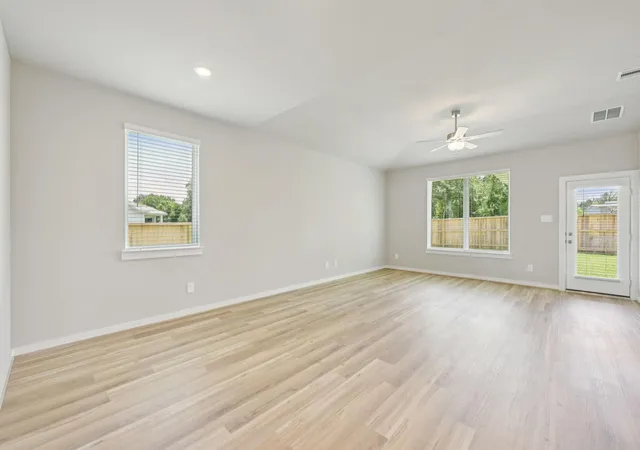 Photo 4 of Sale Pending at 16278 Parish Pointe Ct, Conroe, TX 77302 | MLS# 87157732 | Listing updated on 2026-08-27