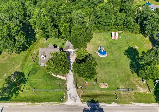 2nd image of 226 Crest Ln, Onalaska, TX 77360 | MLS# 16121100